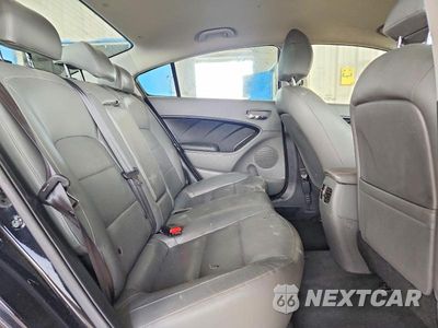 Zdjęcie 10 z 13 samochodu: 2017 KIA FORTE EX VIN:3KPFL4A80HE114564 - miniatura