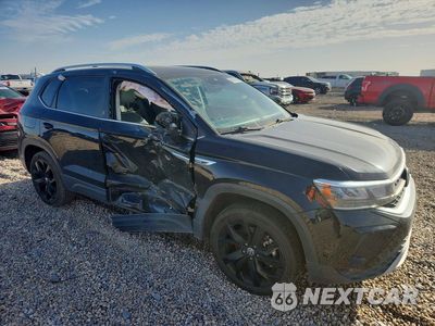 Czwarte zdjęcie samochodu z boku: 2022 VOLKSWAGEN TAOS SE IQ DRIVE VIN:3VVLX7B23NM025111 - miniatura