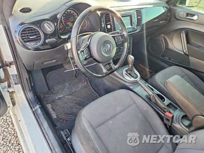 Zdjęcie 8 z 12 samochodu: 2017 VOLKSWAGEN BEETLE 1.8T VIN:3VWF17AT3HM603670 - miniatura