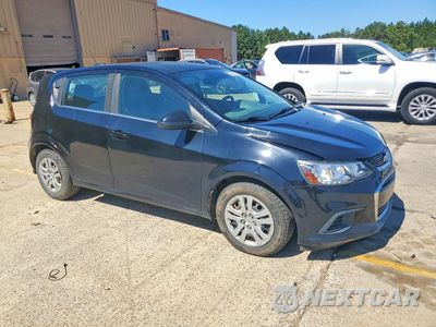 Czwarte zdjęcie samochodu z boku: 2020 CHEVROLET SONIC VIN:1G1JG6SB7L4119607 - miniatura