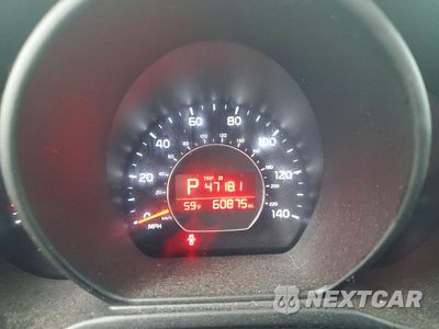 Zdjęcie 9 z 12 samochodu: 2014 KIA SOUL + VIN:KNDJP3A51E7718263 - miniatura