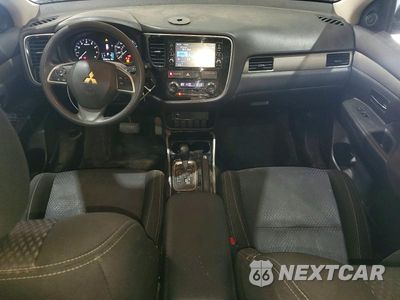 Zdjęcie 8 z 12 samochodu: 2018 MITSUBISHI OUTLANDER ES VIN:JA4AD2A38JZ015138 - miniatura