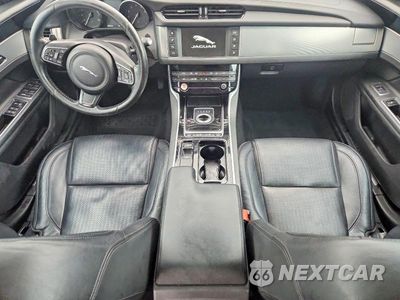 Zdjęcie 8 z 13 samochodu: 2016 JAGUAR XF PRESTIGE VIN:SAJBE4BVXGCY16508 - miniatura