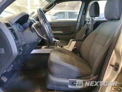 Zdjęcie 7 z 13 samochodu: 2010 FORD ESCAPE XLT VIN:1FMCU0D72AKD21113 - miniatura