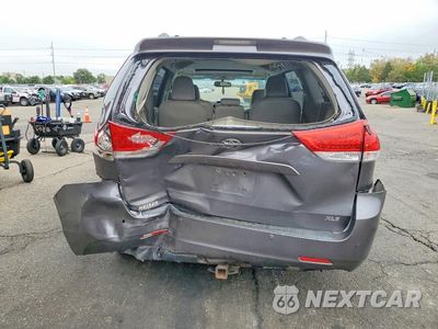 Zdjęcie 6 z 13 samochodu: 2011 TOYOTA SIENNA XLE 8-PASSENGER VIN:5TDYK3DC3BS081224 - miniatura