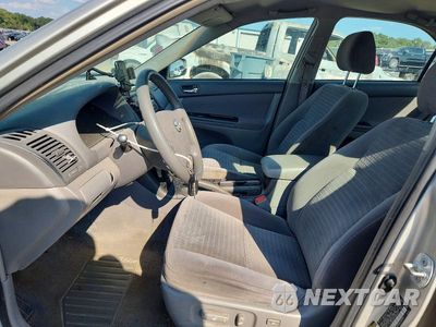 Zdjęcie 7 z 12 samochodu: 2005 TOYOTA CAMRY LE VIN:4T1BE32K45U956376 - miniatura
