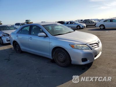 Czwarte zdjęcie samochodu z boku: 2010 TOYOTA CAMRY BASE VIN:4T1BF3EK1AU029693 - miniatura