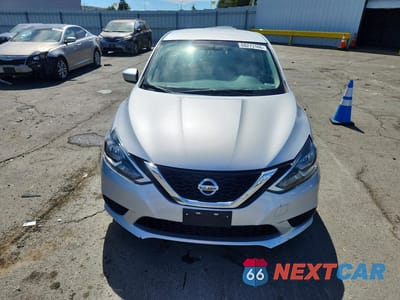 Piąte zdjęcie samochodu w środku: 2017 NISSAN SENTRA SV VIN:3N1AB7AP2HY237922 - miniatura