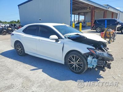 Czwarte zdjęcie samochodu z boku: 2024 TOYOTA CAMRY SE VIN:4T1T11AK7RU875982 - miniatura