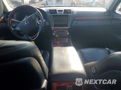 Zdjęcie 8 z 12 samochodu: 2011 LEXUS LS 460L VIN:JTHDL5EF0B5004041 - miniatura