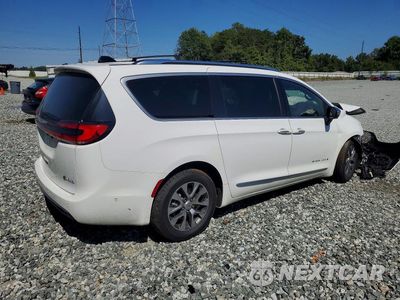 Trzecie zdjęcie samochodu z tyłu: 2023 CHRYSLER PACIFICA HYBRID PINNACLE VIN:2C4RC1N7XPR506459 - miniatura