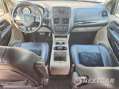Zdjęcie 8 z 14 samochodu: 2017 DODGE GRAND CARAVAN SXT VIN:2C4RDGCG5HR561874 - miniatura