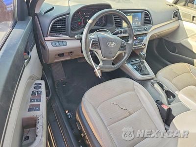 Zdjęcie 8 z 12 samochodu: 2017 HYUNDAI ELANTRA LIMITED VIN:5NPD84LF6HH056976 - miniatura