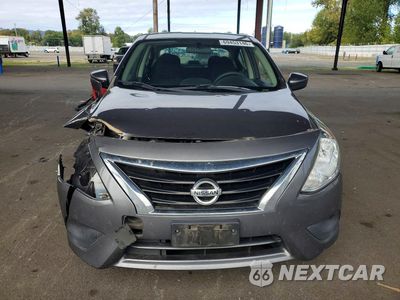 Piąte zdjęcie samochodu w środku: 2017 NISSAN VERSA 1.6 S VIN:3N1CN7AP1HL825369 - miniatura