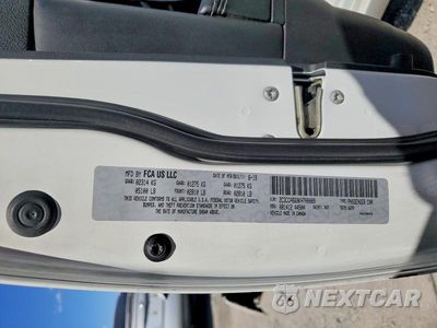 Zdjęcie 12 z 12 samochodu: 2019 CHRYSLER 300 S VIN:2C3CCABG9KH708089 - miniatura