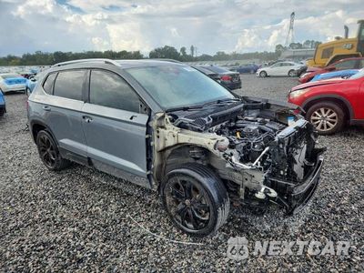 Czwarte zdjęcie samochodu z boku: 2023 VOLKSWAGEN TAOS SE VIN:3VVEX7B21PM318839 - miniatura