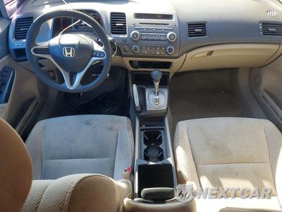 Zdjęcie 8 z 13 samochodu: 2010 HONDA CIVIC LX VIN:2HGFA1F58AH546057 - miniatura