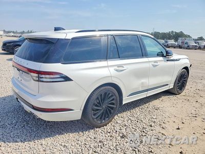 Trzecie zdjęcie samochodu z tyłu: 2025 LINCOLN AVIATOR RESERVE VIN:5LM5J7WC1SGL34800 - miniatura