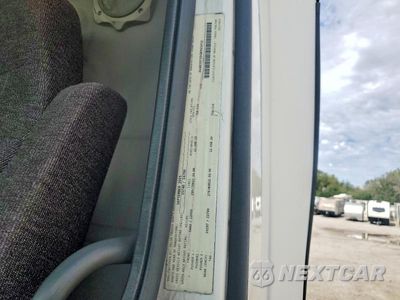 Zdjęcie 11 z 13 samochodu: 2016 VOLVO VNL SEMI TRUCK VIN:4V4N39TG9GN965452 - miniatura