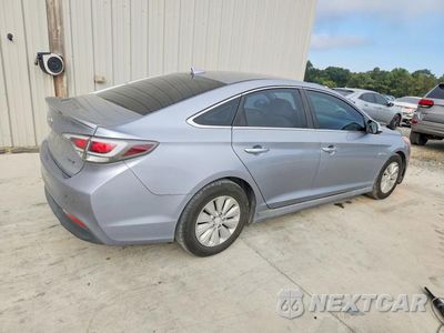 Trzecie zdjęcie samochodu z tyłu: 2016 HYUNDAI SONATA HYBRID SE VIN:KMHE24L12GA019936 - miniatura