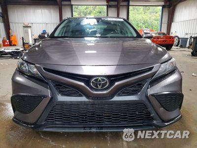 Piąte zdjęcie samochodu w środku: 2022 TOYOTA CAMRY SE VIN:4T1G11AK7NU653034 - miniatura