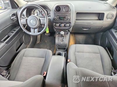 Zdjęcie 8 z 13 samochodu: 2016 JEEP PATRIOT LATITUDE VIN:1C4NJRFB6GD663625 - miniatura