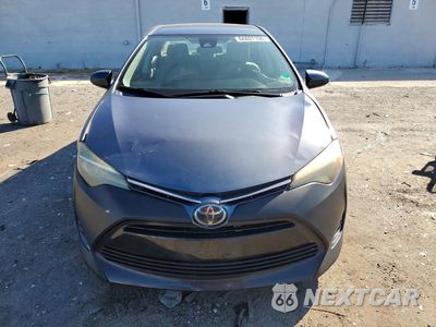 Piąte zdjęcie samochodu w środku: 2017 TOYOTA COROLLA LE VIN:2T1BURHE3HC903679 - miniatura