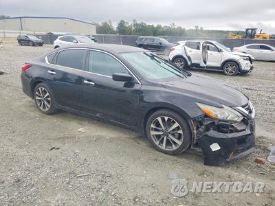 Czwarte zdjęcie samochodu z boku: 2017 NISSAN ALTIMA 2.5 SR VIN:1N4AL3AP8HN360579 - miniatura