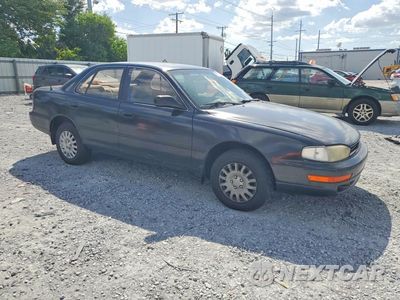 Czwarte zdjęcie samochodu z boku: 1994 TOYOTA CAMRY LE VIN:4T1SK12EXRU441282 - miniatura