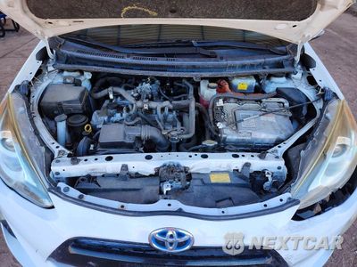 Zdjęcie 11 z 12 samochodu: 2015 TOYOTA PRIUS C TWO VIN:JTDKDTB37F1584518 - miniatura