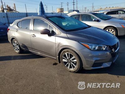 Czwarte zdjęcie samochodu z boku: 2020 NISSAN VERSA SV VIN:3N1CN8EV2LL867878 - miniatura
