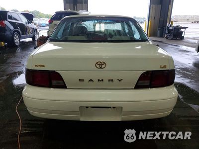Zdjęcie 6 z 12 samochodu: 1996 TOYOTA CAMRY LE VIN:4T1BG12K2TU911934 - miniatura