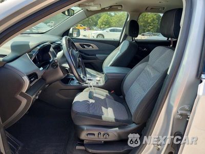 Zdjęcie 7 z 14 samochodu: 2019 CHEVROLET TRAVERSE LT VIN:1GNERGKW2KJ104516 - miniatura