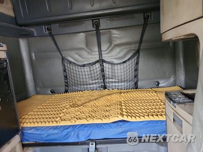 Zdjęcie 10 z 14 samochodu: 2016 FREIGHTLINER CASCADIA 125 SEMI TRUCK VIN:3AKJGLD52GSGU5362 - miniatura