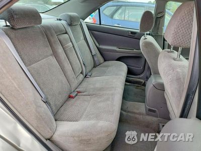 Zdjęcie 10 z 12 samochodu: 2003 TOYOTA CAMRY LE VIN:4T1BE32K63U764762 - miniatura