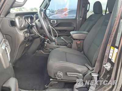 Zdjęcie 7 z 12 samochodu: 2018 JEEP WRANGLER UNLIMITED SAHARA VIN:1C4HJXEG9JW311018 - miniatura