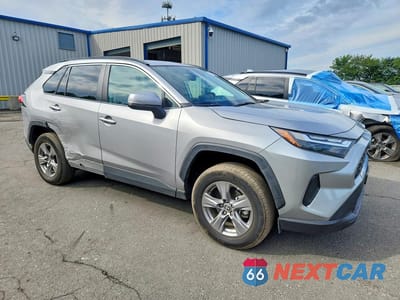 Czwarte zdjęcie samochodu z boku: 2023 TOYOTA RAV4 HYBRID XLE VIN:4T3RWRFV8PU094468 - miniatura