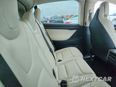 Zdjęcie 11 z 13 samochodu: 2018 TESLA MODEL X VIN:5YJXCDE21JF110565 - miniatura