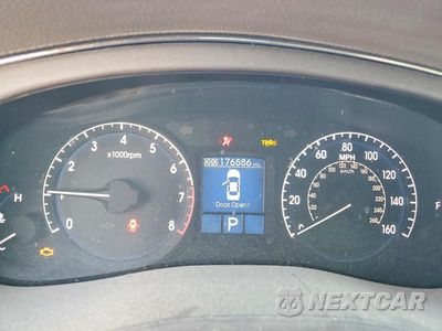 Zdjęcie 9 z 12 samochodu: 2010 HYUNDAI GENESIS 4.6L VIN:KMHGC4DF5AU105621 - miniatura