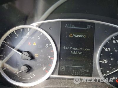 Zdjęcie 9 z 12 samochodu: 2017 NISSAN SENTRA SV VIN:3N1AB7AP3HY277054 - miniatura
