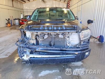Piąte zdjęcie samochodu w środku: 2018 TOYOTA TUNDRA SR5 VIN:5TFUY5F14JX741641 - miniatura
