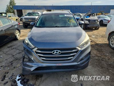 Piąte zdjęcie samochodu w środku: 2016 HYUNDAI TUCSON SE VIN:KM8J3CA49GU144398 - miniatura