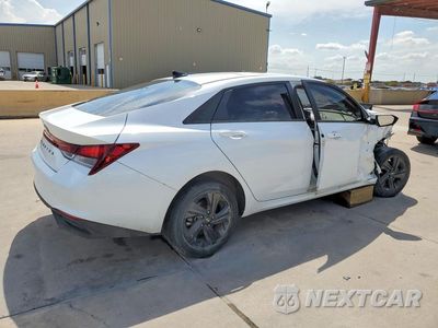 Trzecie zdjęcie samochodu z tyłu: 2022 HYUNDAI ELANTRA SEL VIN:5NPLS4AGXNH064731 - miniatura