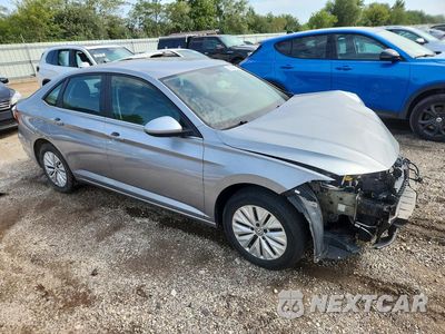 Czwarte zdjęcie samochodu z boku: 2019 VOLKSWAGEN JETTA S VIN:3VWC57BU2KM202813 - miniatura