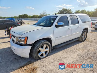 2008 CHEVROLET SUBURBAN C1500 LS 1GNFC16008J204471 - główne zdjęcie licytacji z USA - miniatura