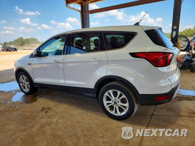 Drugie zdjęcie samochodu z przodu: 2019 FORD ESCAPE SE VIN:1FMCU0GD7KUB93832 - miniatura