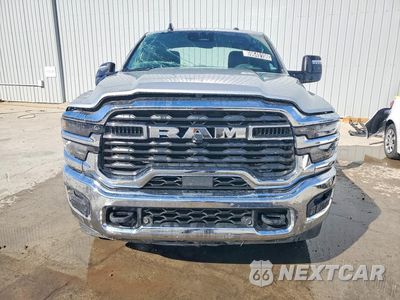 Piąte zdjęcie samochodu w środku: 2026 RAM 2500 BIG HORN VIN:3C6UR5DL4TG295488 - miniatura
