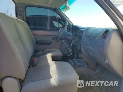 Zdjęcie 10 z 12 samochodu: 2000 TOYOTA TACOMA BASE VIN:5TENL42N9YZ713357 - miniatura