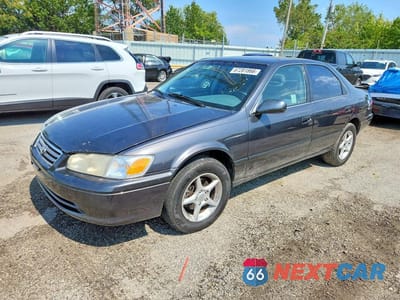 2000 TOYOTA CAMRY LE JT2BG22KXY0489610 - główne zdjęcie licytacji z USA - miniatura