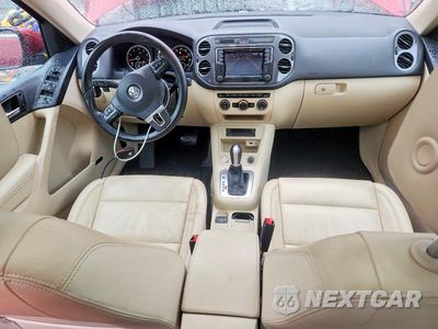Zdjęcie 8 z 13 samochodu: 2016 VOLKSWAGEN TIGUAN S VIN:WVGBV7AX1GW063934 - miniatura
